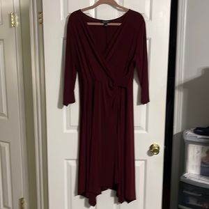 Excellent Condition Smoke Free Home wine midi dress
